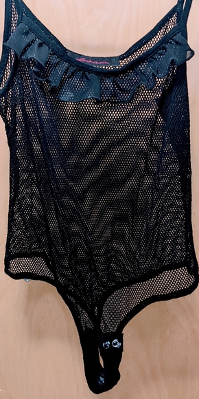 Fishnet Bodysuit - Picture 4 of 4